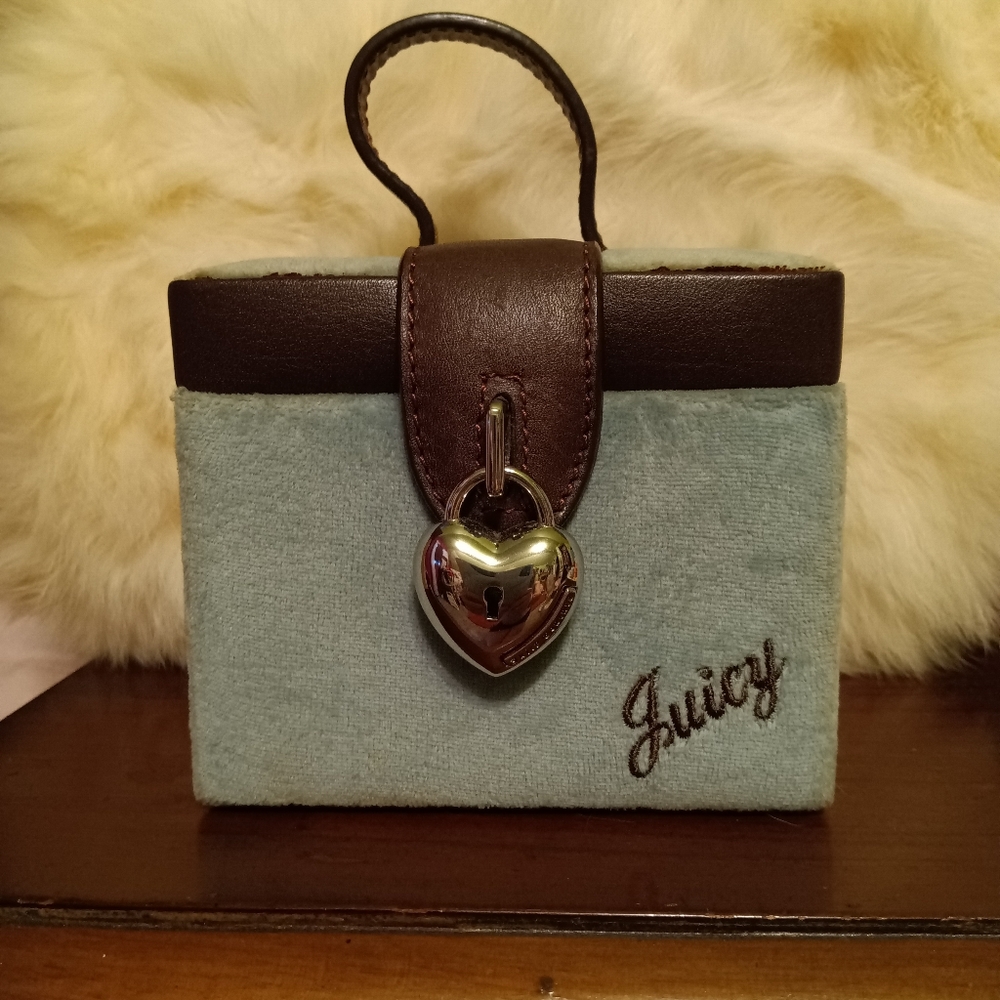 COPY - Juicy Couture Velour Jewelry Box